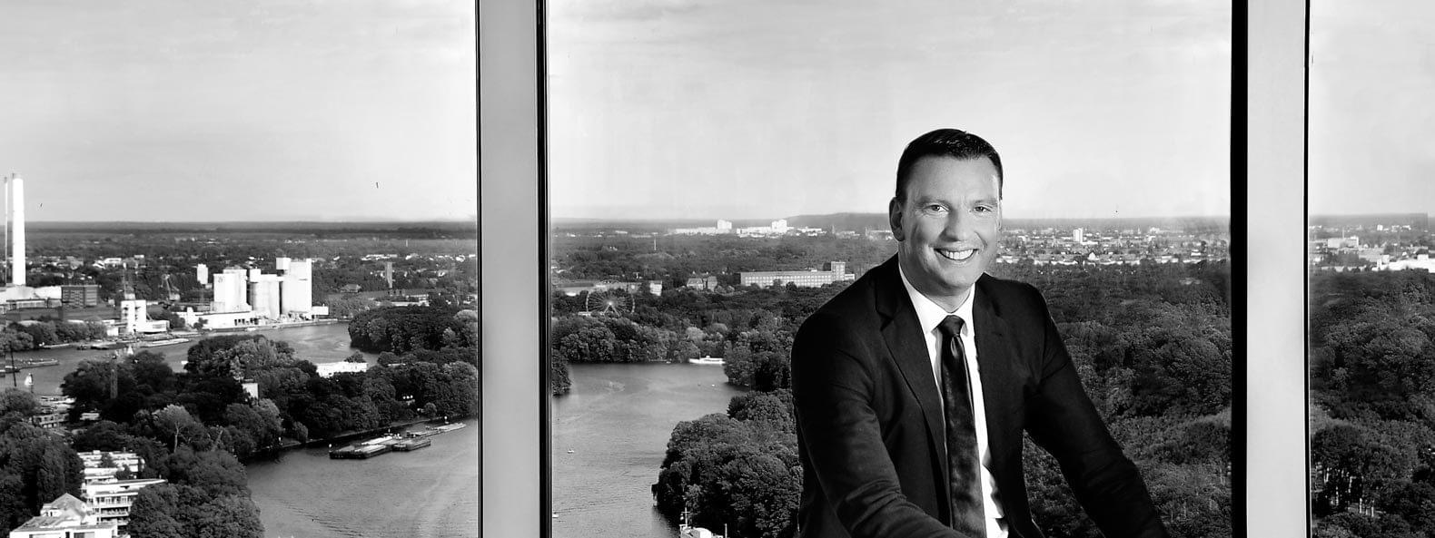 Rechtsanwalt Andreas Lambrecht in seiner Kanzlei